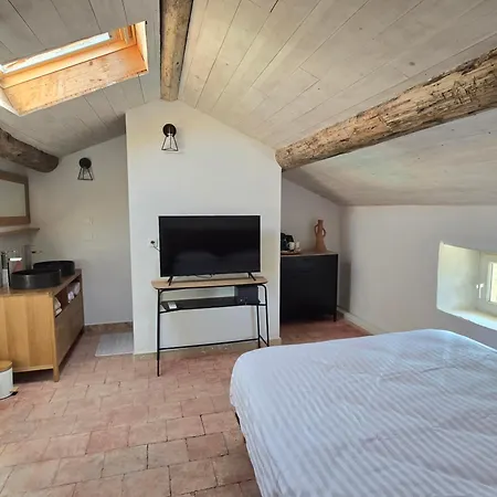 L'uzanges Bed & Breakfast 4*