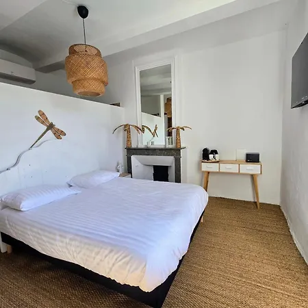 Bed & Breakfast L'uzanges 4*