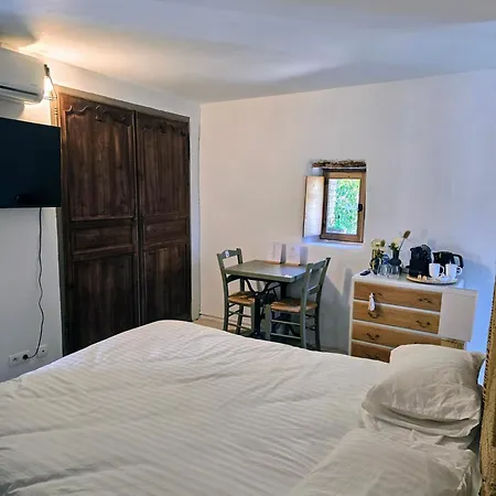 Bed & Breakfast L'uzanges 4*