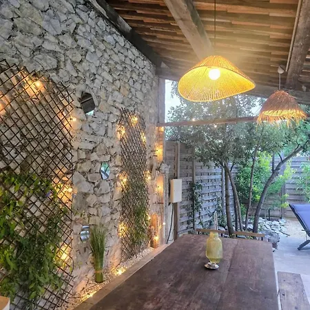 L'uzanges Frühstückspension Lussan (Gard)