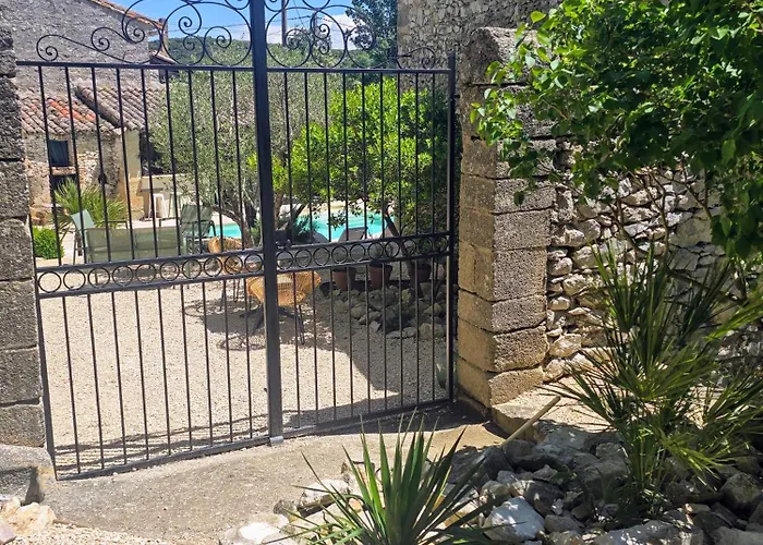 L'uzanges Alojamento de Acomodação e Pequeno-almoço