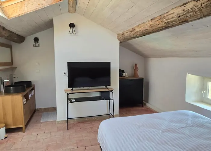 L'uzanges Nocleg ze śniadaniem 4*