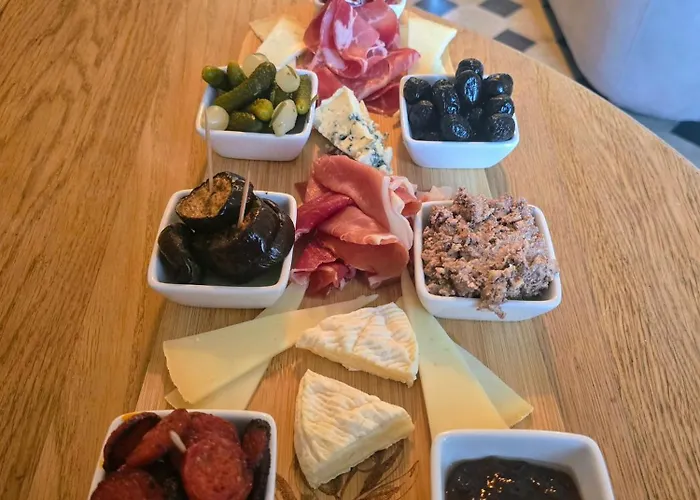 L'uzanges Alojamento de Acomodação e Pequeno-almoço 4*