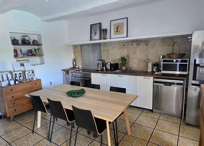 L'uzanges 4* Lussan (Gard)