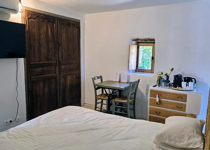 Alojamento de Acomodação e Pequeno-almoço L'uzanges 4*