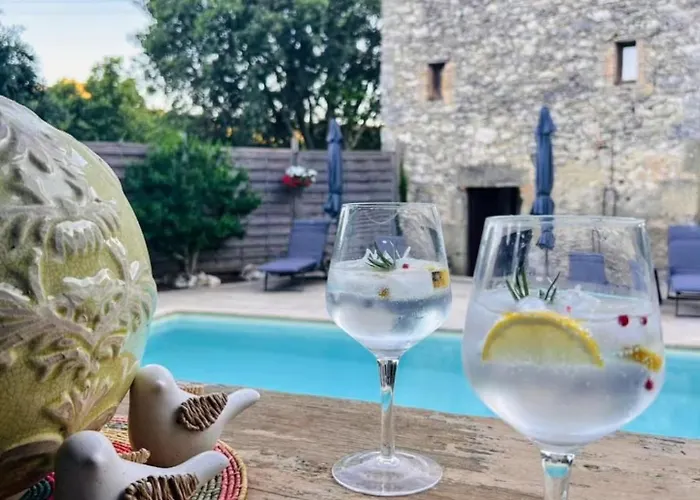 L'uzanges Alojamento de Acomodação e Pequeno-almoço Lussan (Gard)